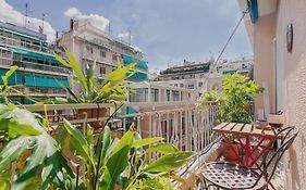 Iphigenia 2 Bedroom Retro Downtown Apartment